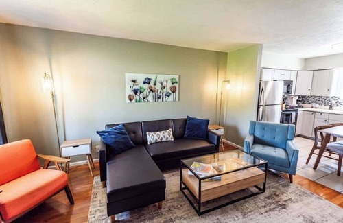 Barclay Drive House | Riverside Retreat Near 5 Points