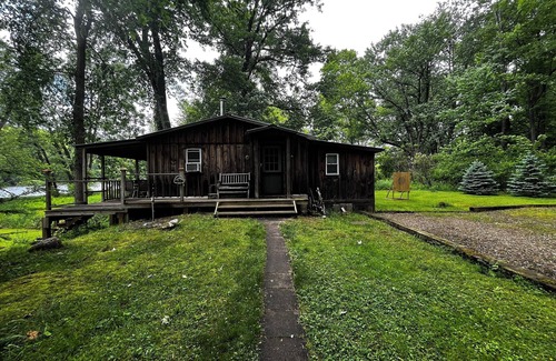 West Hickory Cabin | Riverside Retreat on 425' of Allegheny River frontage with large, flat area