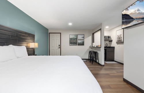Aitkin Hotel | Riverside Retreat | Pets OK! | WiFi | Fishing