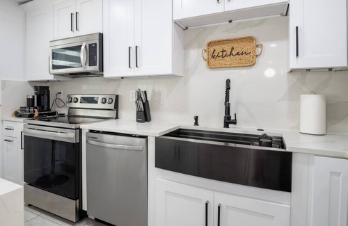 South Daytona Apartment | Riverside Retreat w/Fireplace
