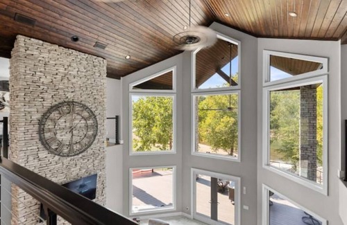 Van Buren Cabin | Riverside Retreat!