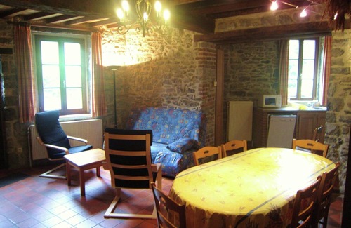 Treignes House | Riverside Retreat Viroinval