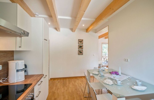 Sudwinsen House | Riverside Stay in Sudwinsen