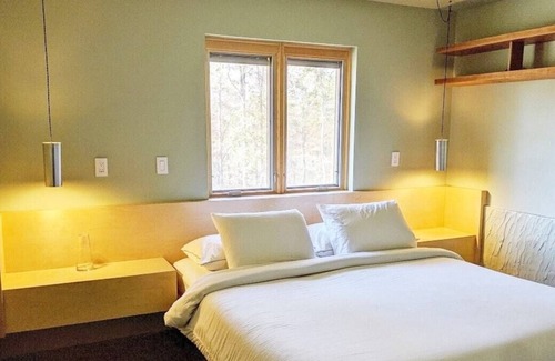 Kingston House | Riverten - Gated Executive Retreat on 16 acres - 200 per night