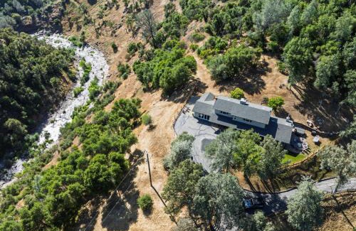 Ahwahnee House | Rivertop Hideaway