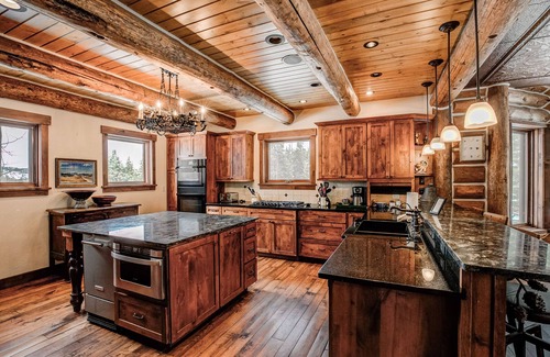 Breckenridge House | Rivertree Lodge Home: Riverfront Serenity, All The Amenities