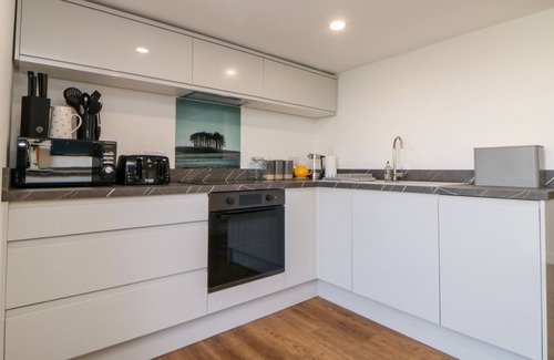 Saltash Cottage | RIVERVIEW @ 1 BRUNEL VIEW, with a garden in Saltash