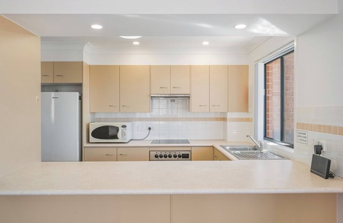 Port Macquarie Apartment | Riverview 13: 2 BR, 1 BA Apartment in Port Macquarie, Sleeps 4