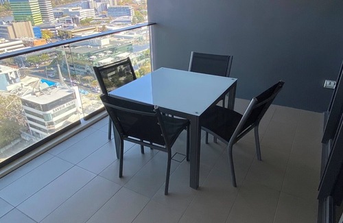 Milton Apartment | Riverview 2BR Apt w/pool and Parking Near Suncorp
