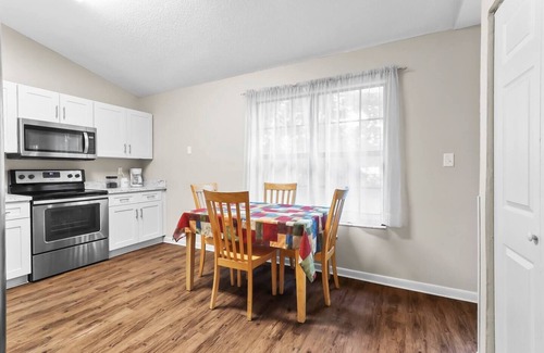 Riverview House | Riverview beatiful acre home Pet/RV/boat Friendly