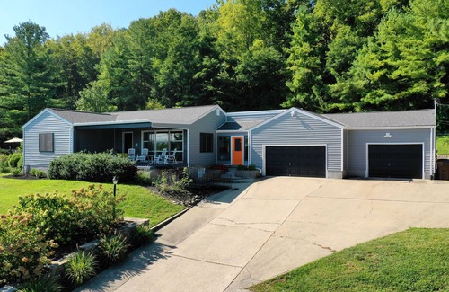 Latonia House | ☆Riverview ☆Close to Downtown ☆Lrg Modern Home