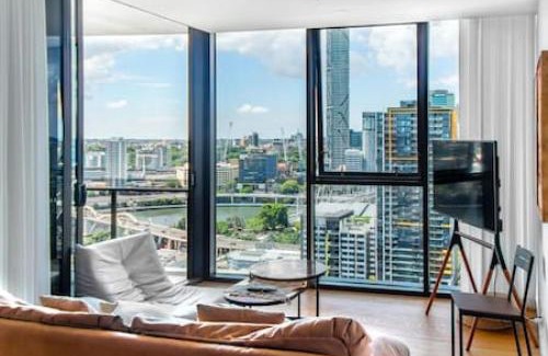 South Brisbane Apartment | Riverview High Level 2BD1 Studio Apartment
