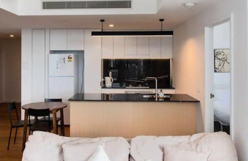 South Brisbane Apartment | Riverview High Level 2BD1 Studio Apartment