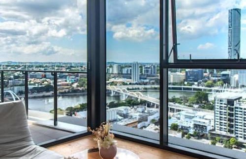 South Brisbane Apartment | Riverview High Level 2BD1 Studio Apartment