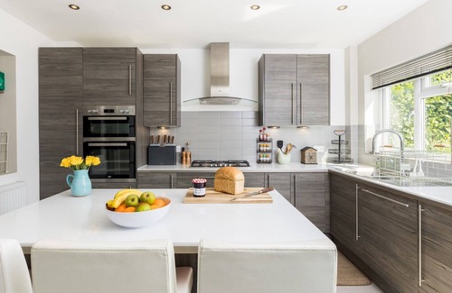 Lechlade House | Riverview House | Family home | Large garden | Pass the Keys