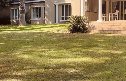 Greater Johannesburg Metropolitan Area House | Riverview House few minutes walk to all amenities