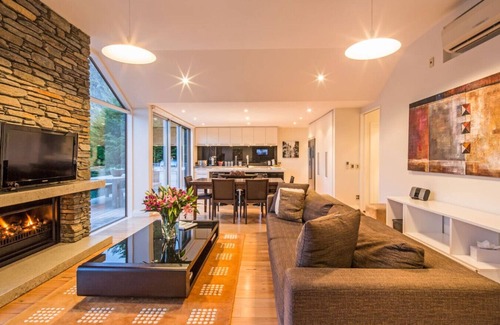 Arthur's Point Villa | Riverview Retreat by MajorDomo - Six Bedroom Home