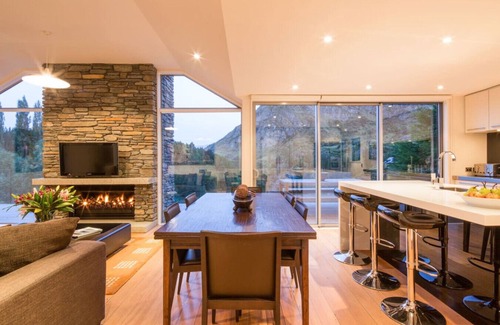 Arthur's Point Villa | Riverview Retreat by MajorDomo - Six Bedroom Home