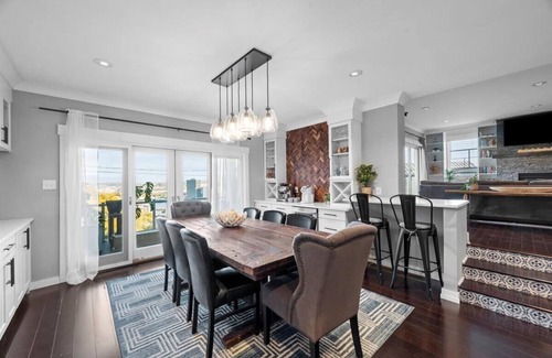 Mount Washington House | Riverview Retreat - Roof Top Deck Overlooking Pittsburgh