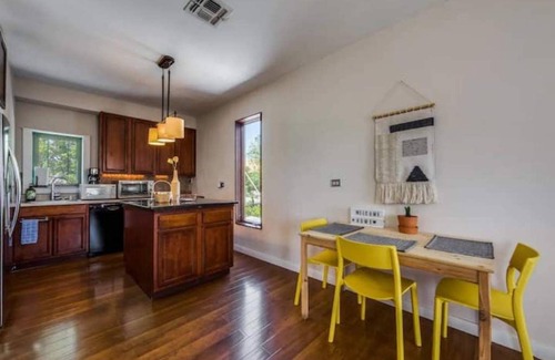 Near East Side Apartment | Riverwalk/Alamodome/Suite 3