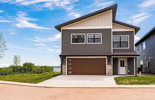 Duluth House | RiverWest Kayak View -Brand New -Dog Friendly
