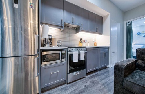 Garden District Hotel | RivetStays - The Jarvis Premium Suite – 2 Bedroom