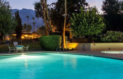 Racquet Club Estates Condo | Riviera Gardens Minutes from Downtown