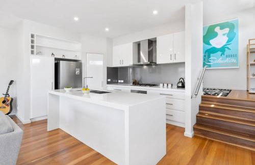 Ocean Grove House | Riviera Lakeside with uninterrupted Water Views