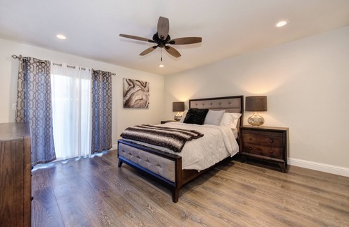 Pocket House | Riviera Silver Home in the Pocket Area Downtown Zoo Airport Sleep Train Arena