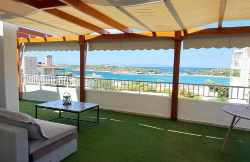 Vouliagmeni Apartment | Riviera View