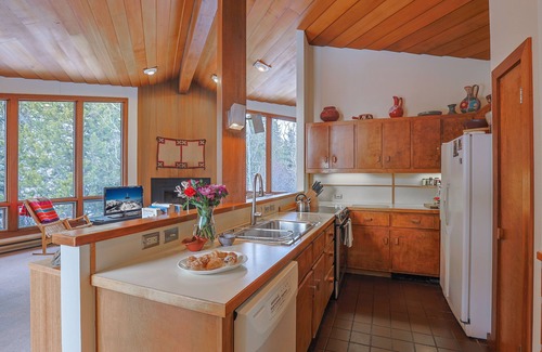 Moose Wilson Road House | RMR: Kruse House in The Aspens/Wilson,WY