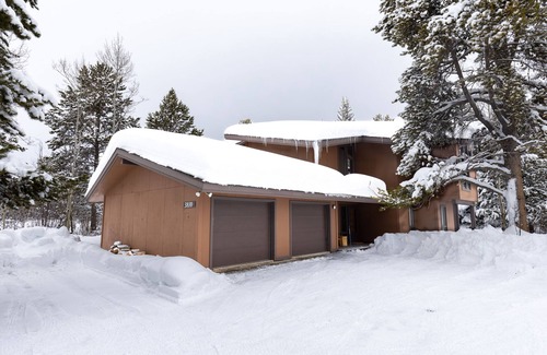 Moose Wilson Road House | RMR: Kruse House in The Aspens/Wilson,WY