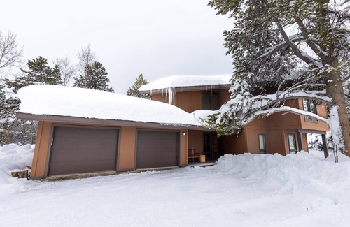 Moose Wilson Road House | RMR: Kruse House in The Aspens/Wilson,WY