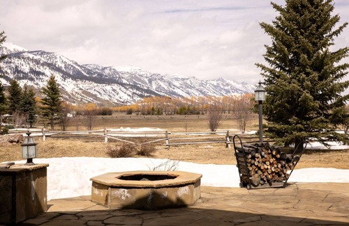 Wilson House | RMR: Lazy Bear Lodge in Wilson, WY