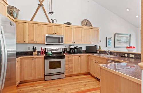Teton Village Villa | RMR: Moose Creek 17 Condo in Teton Village