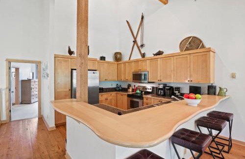 Teton Village Villa | RMR: Moose Creek 17 Condo in Teton Village