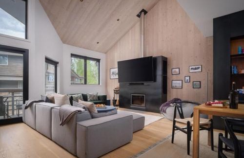 Teton Village Villa | RMR: Tram Tower 3 Condo in Teton Village