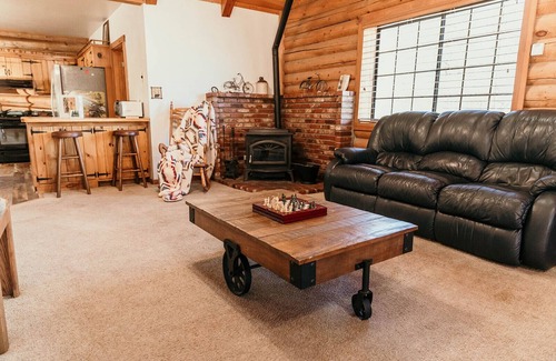 Bodfish Cabin | Road Runner Ranch 5 minutes from river and lake