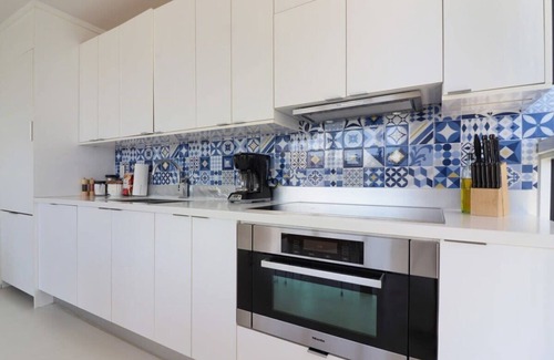 South Pointe House | Roami at 250 Collins | 3 Bed Combo | Rooftop Pool