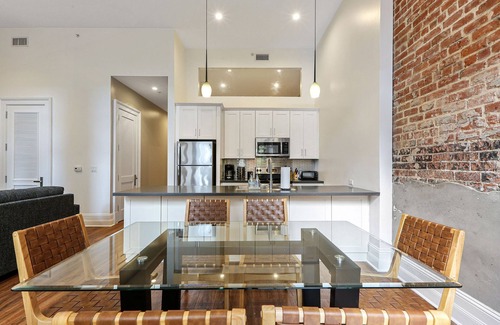 Central Business District Apartment | Roami at Factors Row