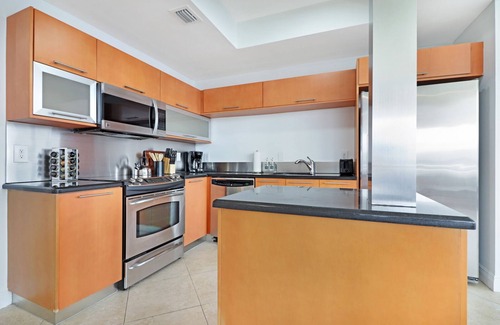 Sunny Isles Beach Apartment | Roami at Sunny Isles