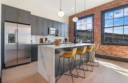 Arts/Warehouse District House | Roami at The Lola Group Friendly #83