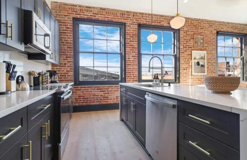 Arts/Warehouse District House | Roami at The Lola Group Friendly #83