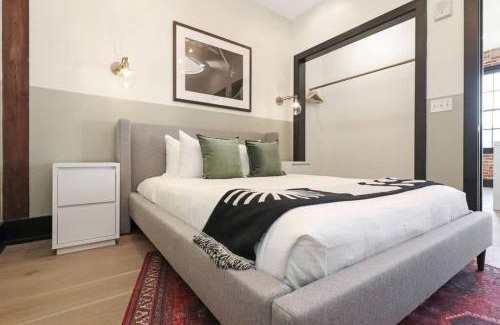 Arts/Warehouse District House | Roami at The Lola Near Bourbon St 3BR #54