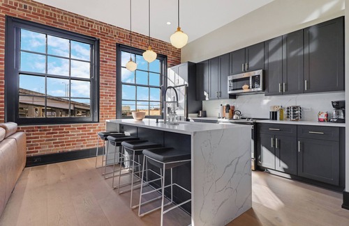 Arts/Warehouse District Apartment | Roami at The Lola Near French Qtr #19
