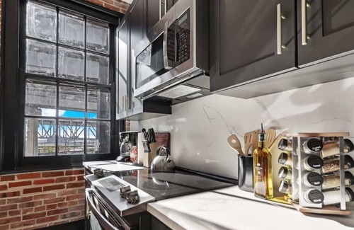 Arts/Warehouse District Hotel | Roami at The Lola | Group Friendly | 4BR #63