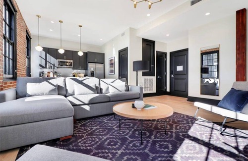 Arts/Warehouse District Hotel | Roami at The Lola | Group Friendly | 4BR #63