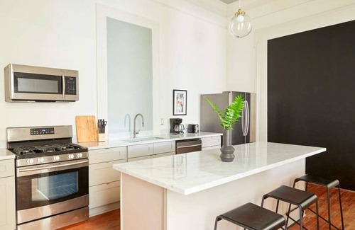 Faubourg Marigny Apartment | Roami at The Mandeville | Two Bedroom #05