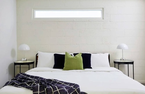 Faubourg Marigny Apartment | Roami at The Mandeville | Two Bedroom #07