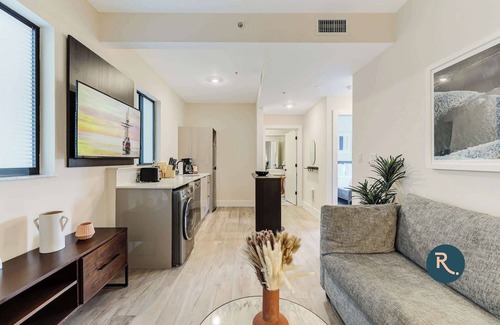 Edgewater House | Roami at The Palace | 4 Bed Combo | 2 Units